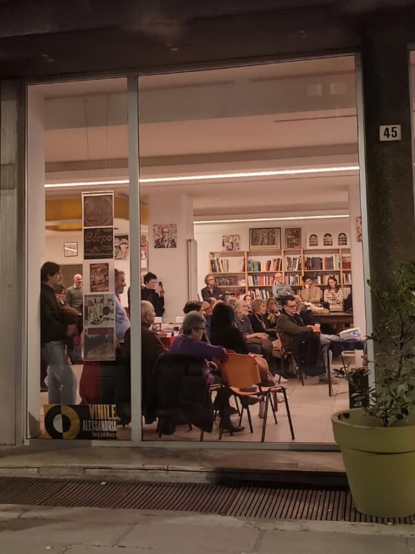 VISIONI47_ESTERNO VETRINA 02